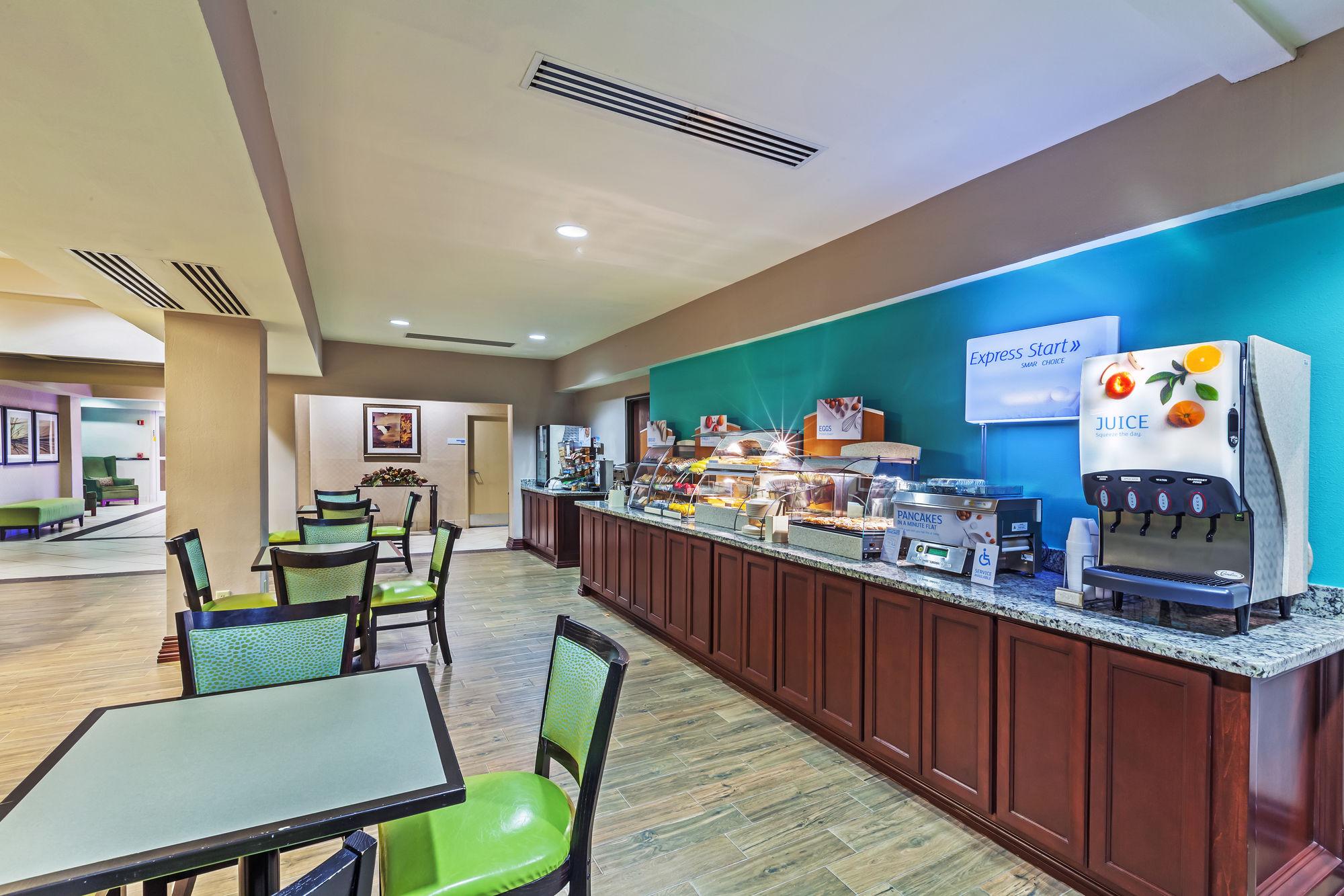Holiday Inn Express Hotel & Suites Eagle Pass By Ihg Bagian luar foto