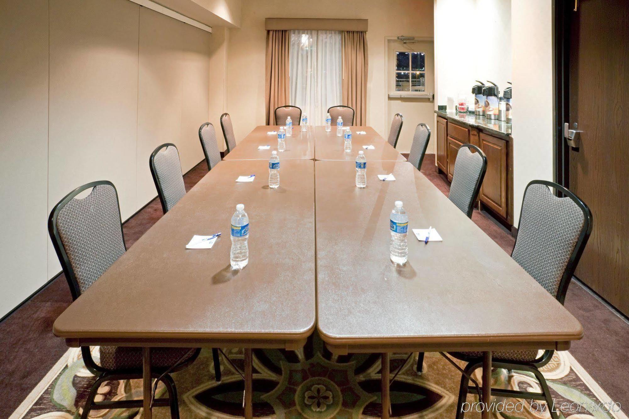 Holiday Inn Express Hotel & Suites Eagle Pass By Ihg Bisnis foto